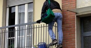 ALVIGNANO – Furti, ladri acrobati svaligiano appartamento