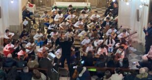 Pietramelara – “Uniamo le nostre corde per la pace”: grande successo per le orchestre di chitarra Choros
