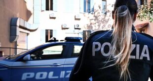 TRAGEDIA IN COMMISSARIATO: POLIZIOTTA 29enne SI UCCIDE CON UN COLPO DI PISTOLA