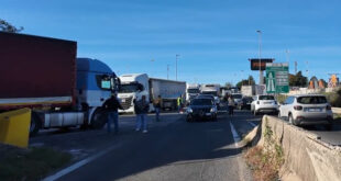 Caianello / Capua – La protesta dei camionisti, Prato: il governo vuole prenderci in giro. La lotta continua (il video)