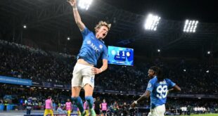 CALCIO – Napoli, McTominay protagonista: gli azzurri ritrovano la vittoria in Europa