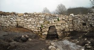 PONTELATONE  – Arrivano i “pezzi grossi” e a Trebula Balliensis scatta la corsa alle pulizie.