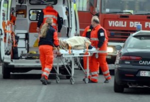 ambulanza-incidente-barella