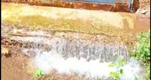 Riardo – Acquedotto, enorme spreco d’acqua pubblica. Gente indignata. Indice puntato contro il Consorzio (il video)